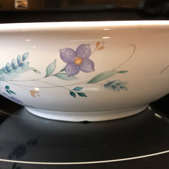 “Pfaltzgraff Vintage 9” Serving Bowl - “April” - Picture 7 of 7